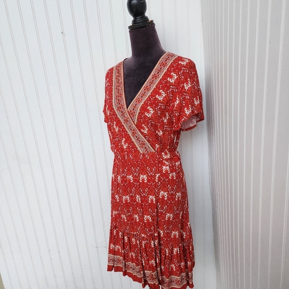 Zesica Wrap Dress Women Red White Floral Flutter Sleeve Rayon V-Neck Sz M - Picture 2 of 12